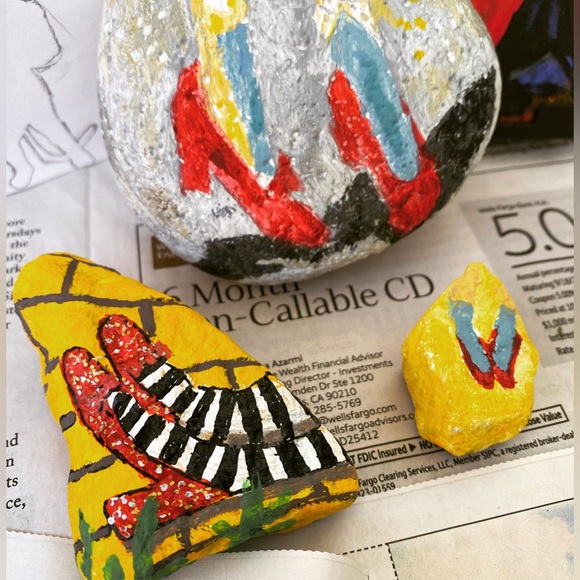 Hand painted Wizard of OZ Rocks 1-of-a-kind Art Painting - No 2 Alike! ππ π‘β€οΈ - Picture 9 of 9